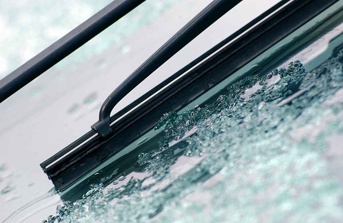 Winter Windshield Wipers & Washer Fluid | Speedy Apollo Auto Service